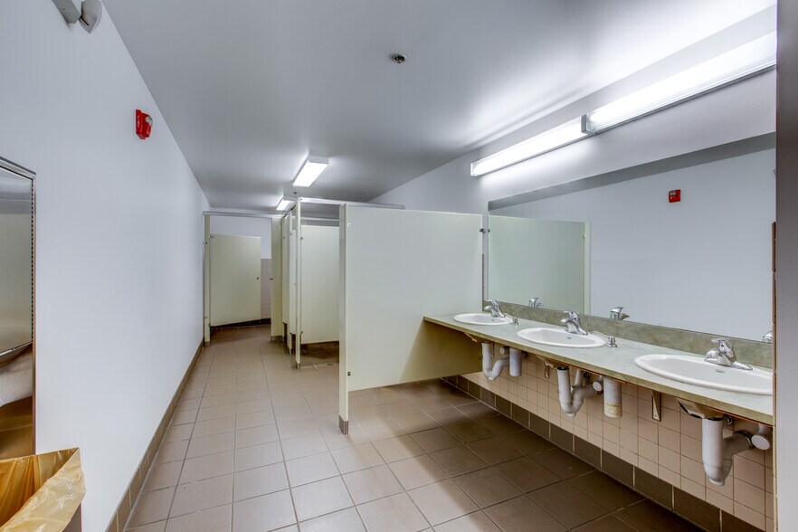 More Photos Of 5630 Ward Rd, Arvada Flex For Sale