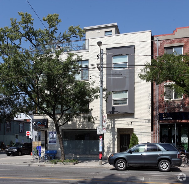 More Photos Of 968 Queen St W, Toronto Storefront Retail Residential For Lease