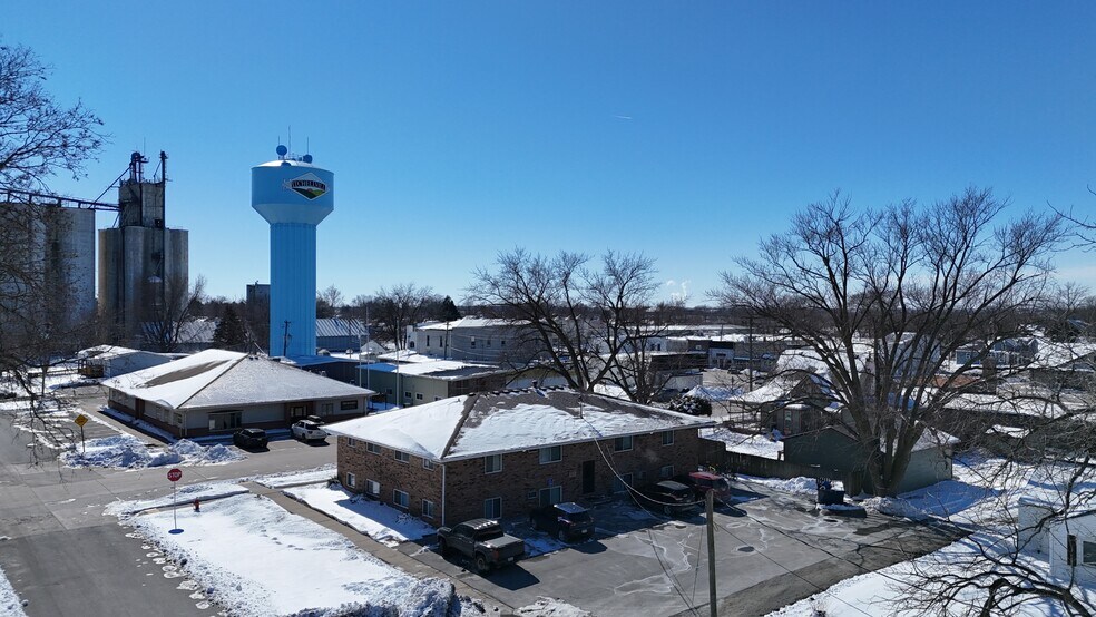 More Photos Of 113 2nd St NE, Mitchellville Apartments For Sale