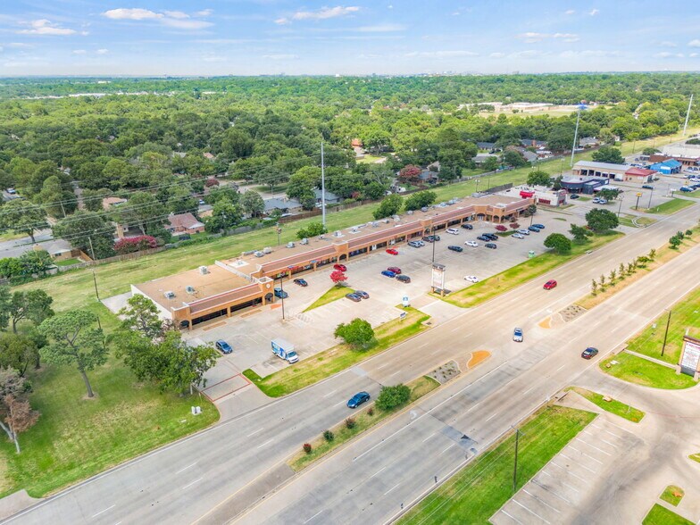 More Photos Of 2401 W Pioneer Pky, Pantego Unknown For Lease