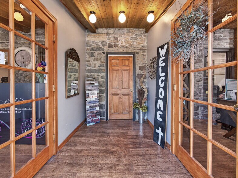 More Photos Of 1434-1436 W Broad St, Quakertown Office For Sale