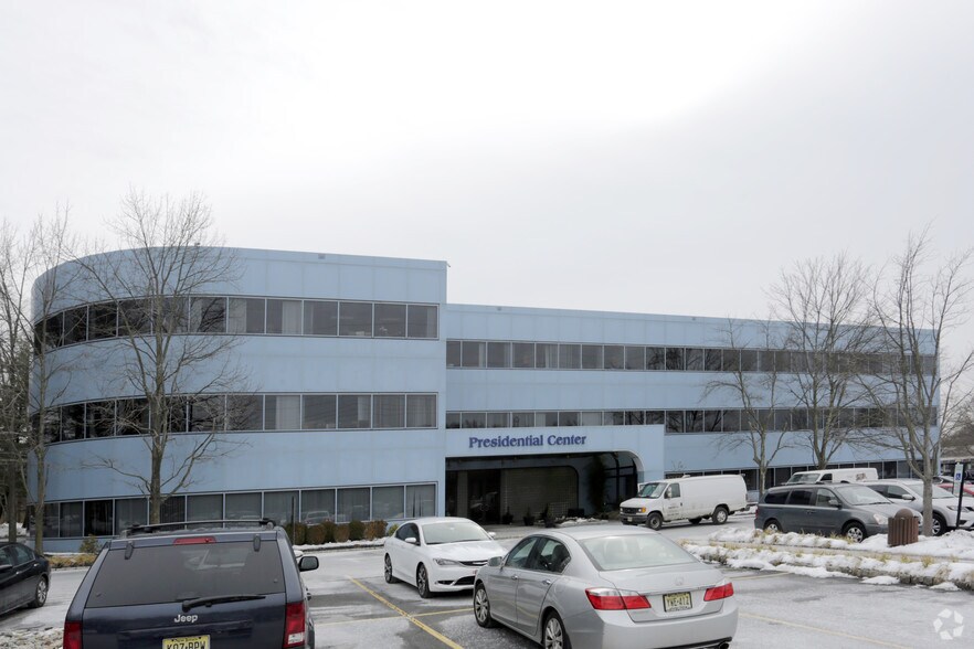 More Photos Of 293 Eisenhower Pky, Livingston Office Residential For Lease