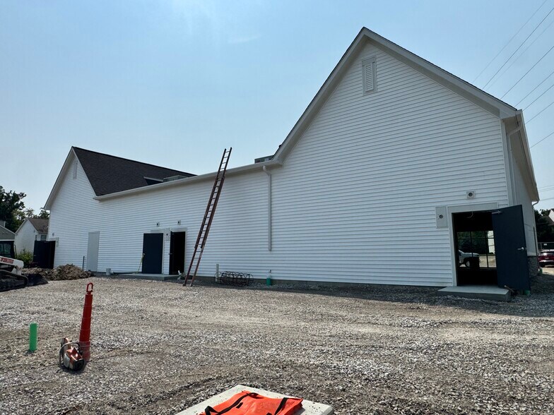 More Photos Of 4662-4668 Hall Rd, Columbus General Retail For Lease