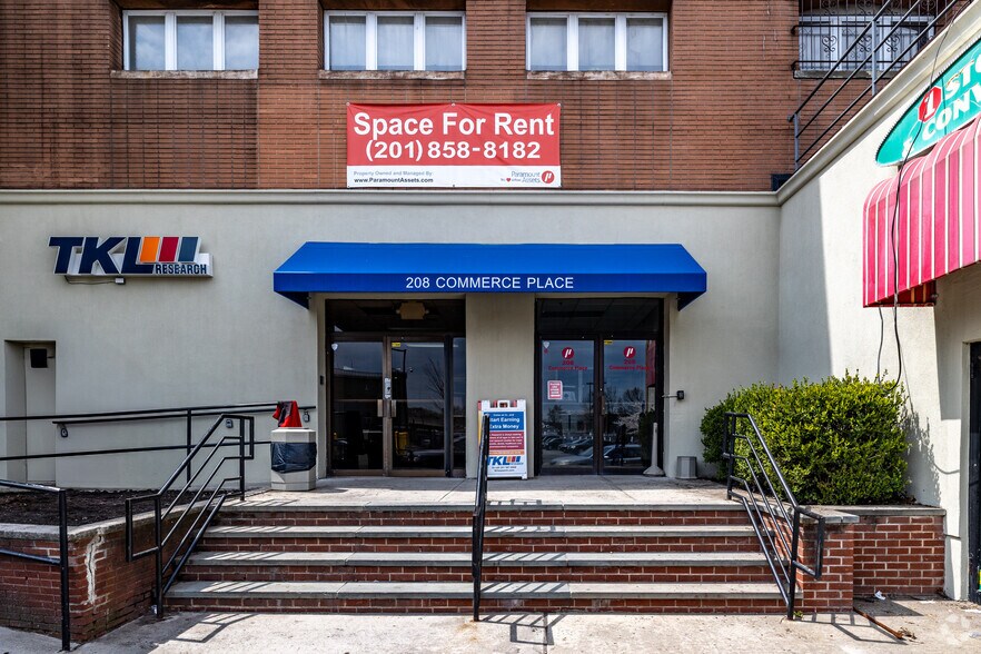 More Photos Of 208-214 Commerce Pl, Elizabeth Office For Lease