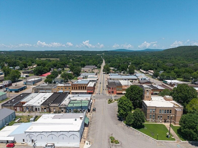 More Photos Of 111 N 3rd St, Ozark General Retail For Sale