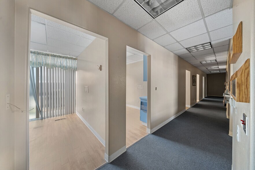 More Photos Of 903 N San Fernando Blvd, Burbank Storefront Retail Office For Sale