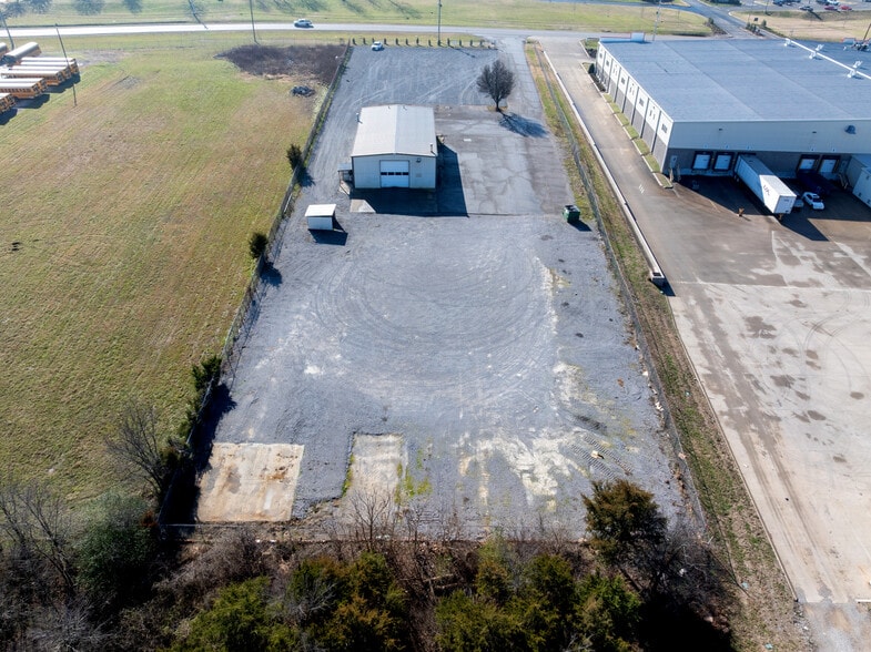 More Photos Of 333 Maddox-simpson Pky, Lebanon Warehouse For Lease