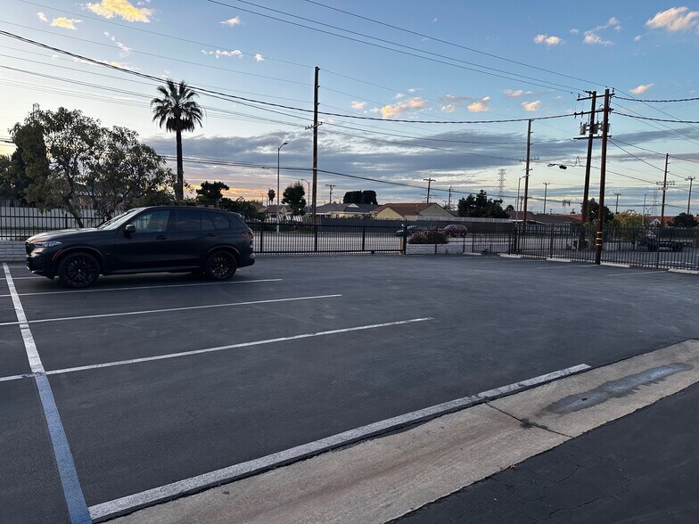 More Photos Of 15610-15630 S Figueroa St, Gardena Warehouse For Lease