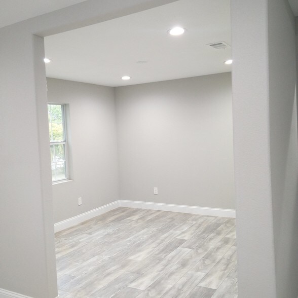 More Photos Of 6864 Pecan St, Frisco Office For Lease