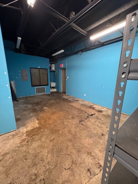 More Photos Of 604 N Bell Blvd, Cedar Park Freestanding For Lease