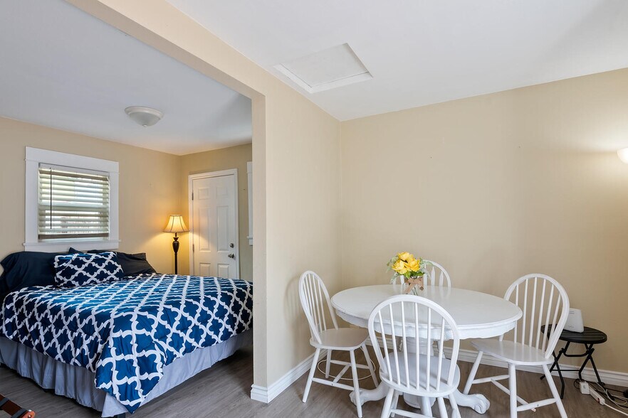 More Photos Of 1910 W Lincoln St, Long Beach Multifamily For Sale