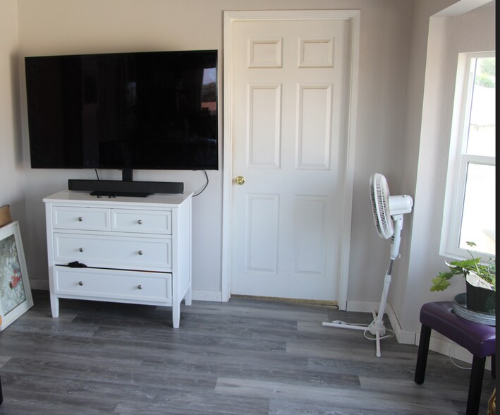 More Photos Of 4436 Ambs Dr, Riverside Apartments For Sale