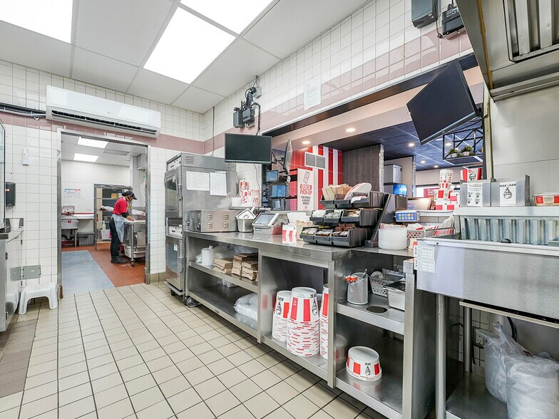 More Photos Of 51 Kaska Rd, Sherwood Park Fast Food For Sale