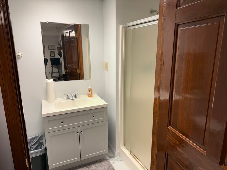 More Photos Of 2350 Scioto Harper Rd, Columbus Warehouse For Sale