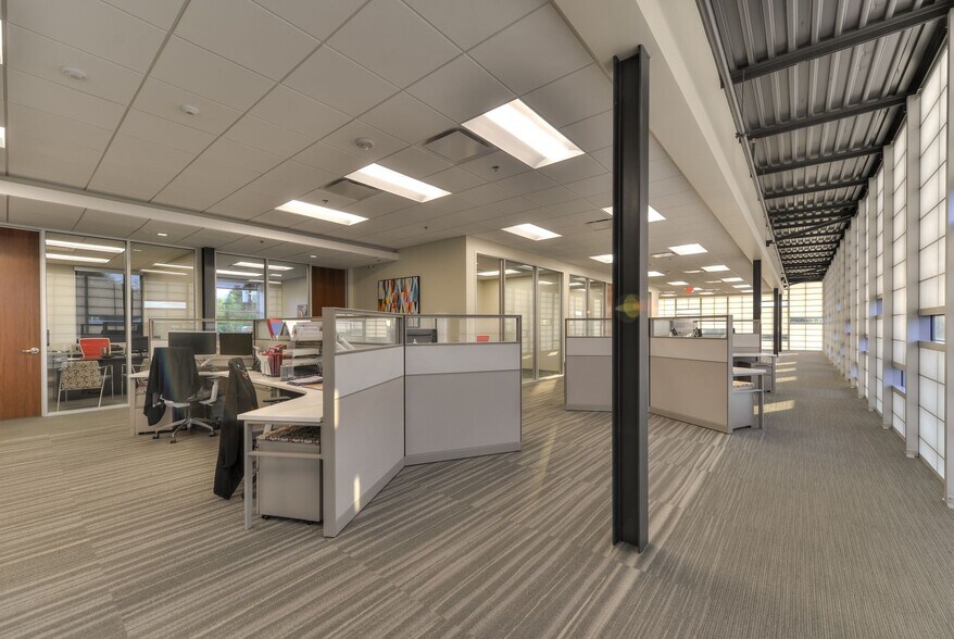 More Photos Of 4611 Centerview, San Antonio Medical For Sale