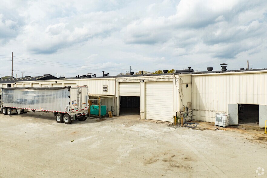 More Photos Of 502 E Bridgers Ave, Auburndale Warehouse For Lease