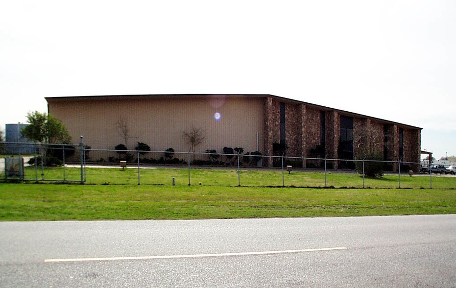 More Photos Of 3702 Knapp Rd, Pearland Warehouse For Sale