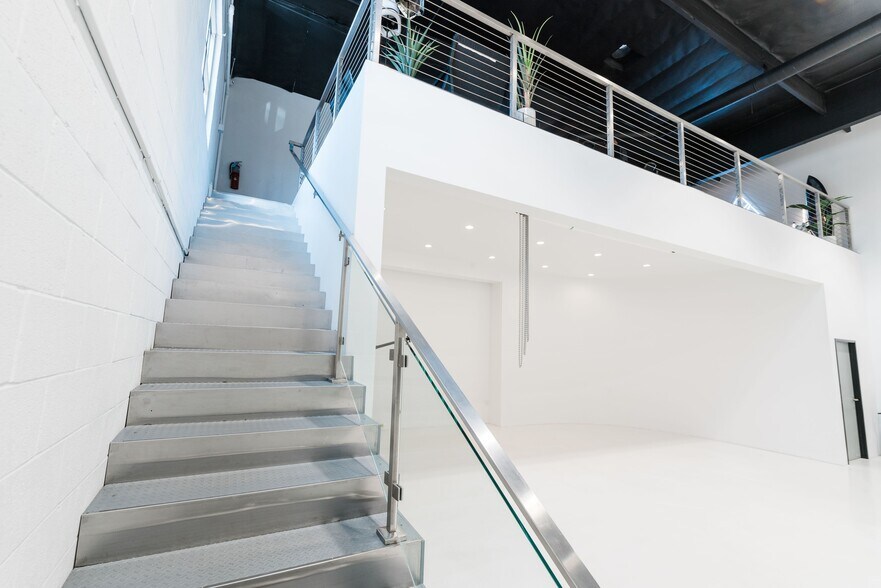 More Photos Of 1118 S Santa Fe Ave, Los Angeles Warehouse For Lease