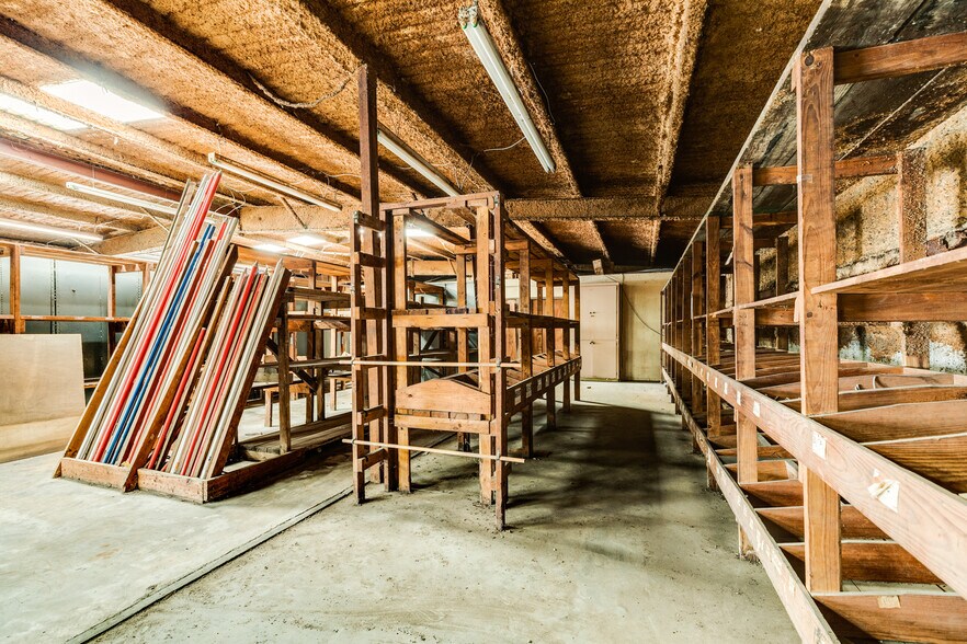 More Photos Of 6322 E Highway 332, Freeport Warehouse For Sale