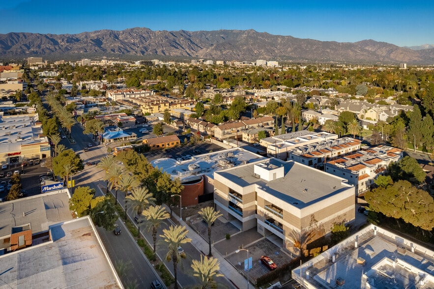 More Photos Of 950 S Arroyo Pky, Pasadena Medical For Sale