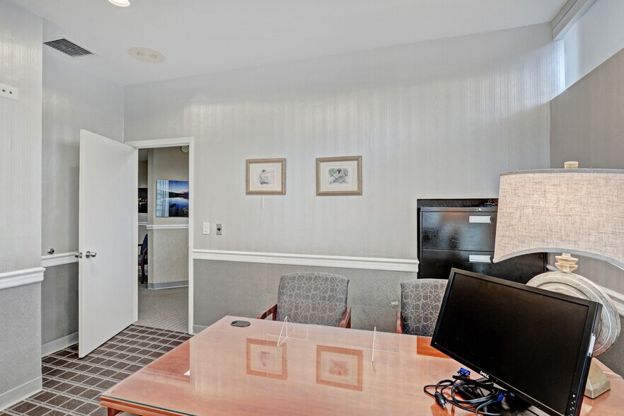 More Photos Of 3537 Forest Hill Blvd, West Palm Beach Medical For Lease