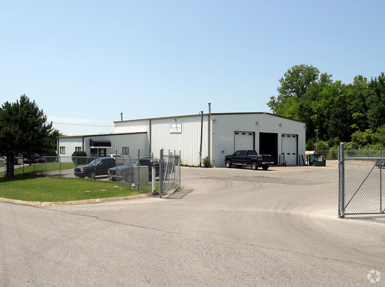 More Photos Of 225 Fiberglass Dr, Mount Juliet Warehouse For Lease