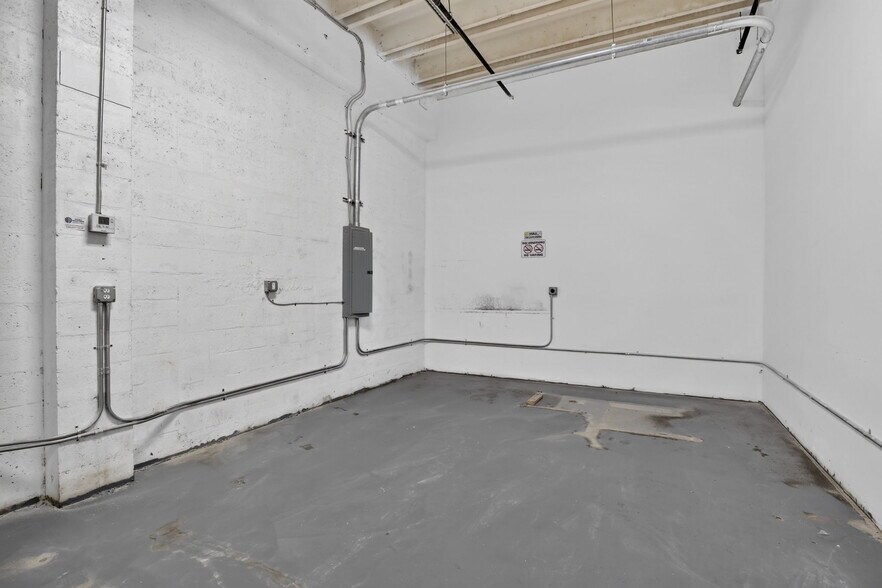 More Photos Of 2027 Sherman St, Hollywood Flex For Lease