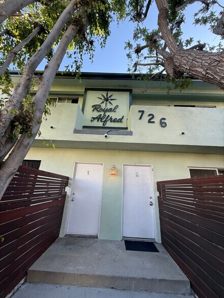 Primary Photo Of 726 N Alfred St, West Hollywood Apartments For Sale