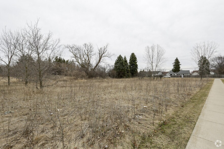 More Photos Of 1541 S Commercial St, Neenah Land For Sale