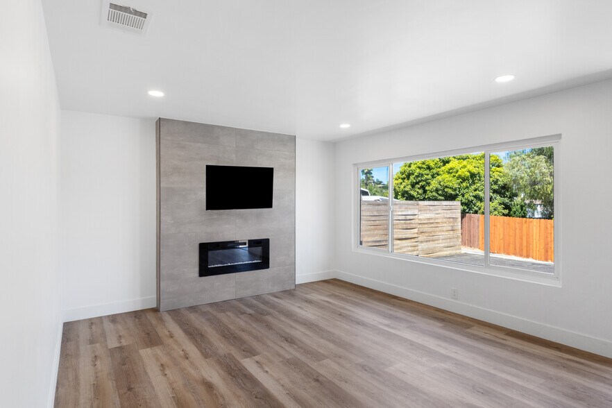 More Photos Of 632 Truly Ter, Vista Apartments For Sale