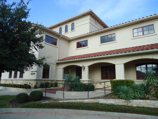 More Photos Of 6628 Bryant Irvin Rd, Fort Worth Office For Sale