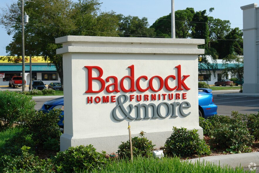 More Photos Of 311 S Ridgewood Ave, Edgewater Freestanding For Lease