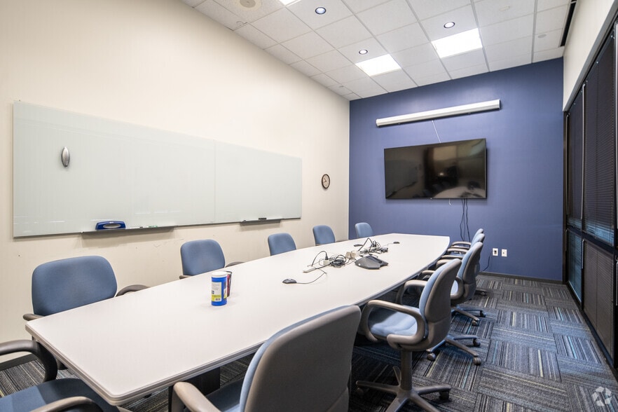 More Photos Of 2701 W Plano Pky, Plano Flex For Lease