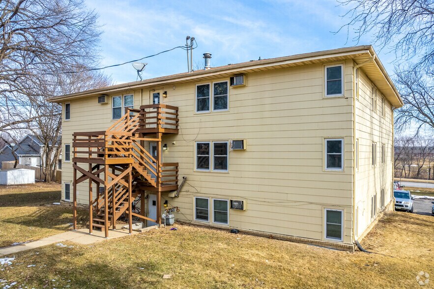 More Photos Of 6920 SW 9th St, Des Moines Apartments For Sale