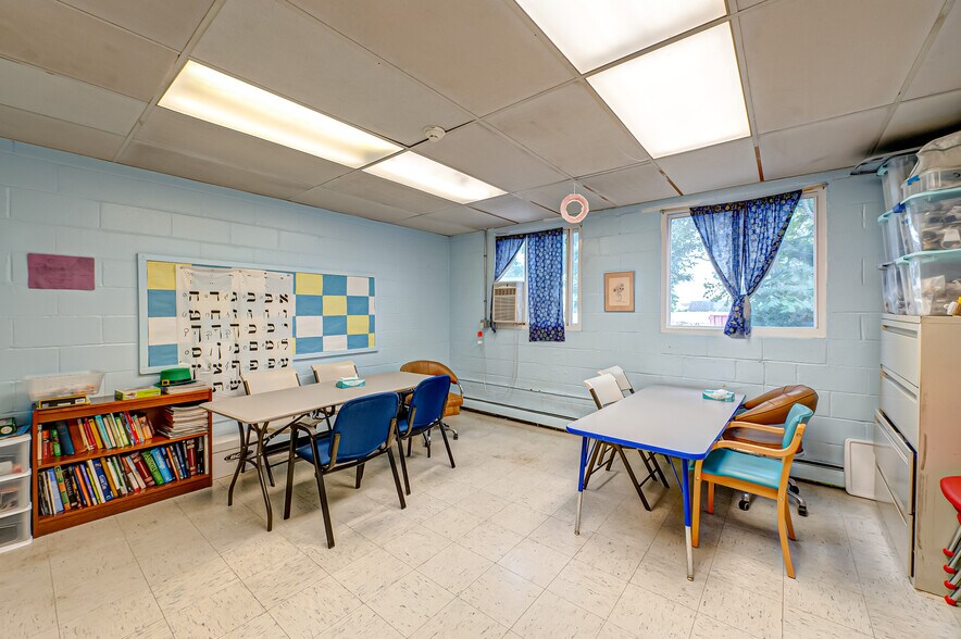 More Photos Of 270 Clocks Blvd, Massapequa Religious Facility For Sale