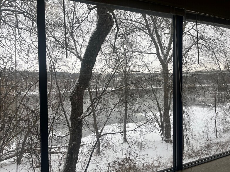 More Photos Of 10 Riverside Ave S, Sartell Office For Lease