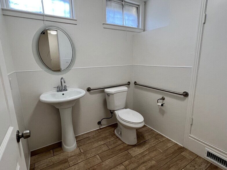 More Photos Of 652-670 E Santa Clara St, San Jose Medical For Sale