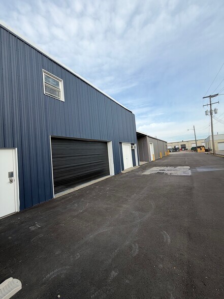 More Photos Of 207 Eiler Ave, Louisville Warehouse For Sale