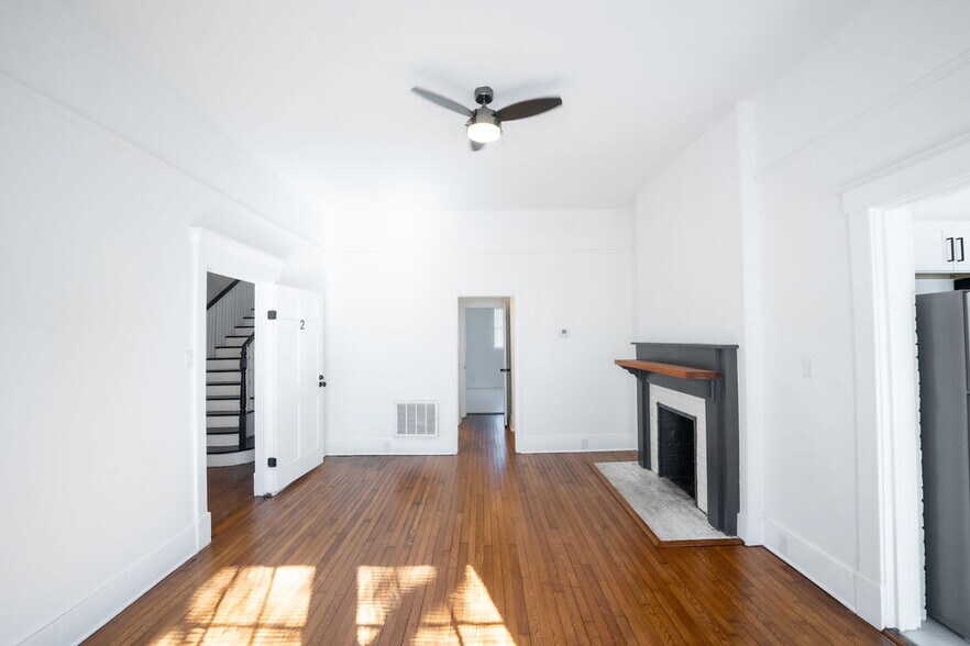 More Photos Of 306 E Victory Dr, Savannah Apartments For Sale