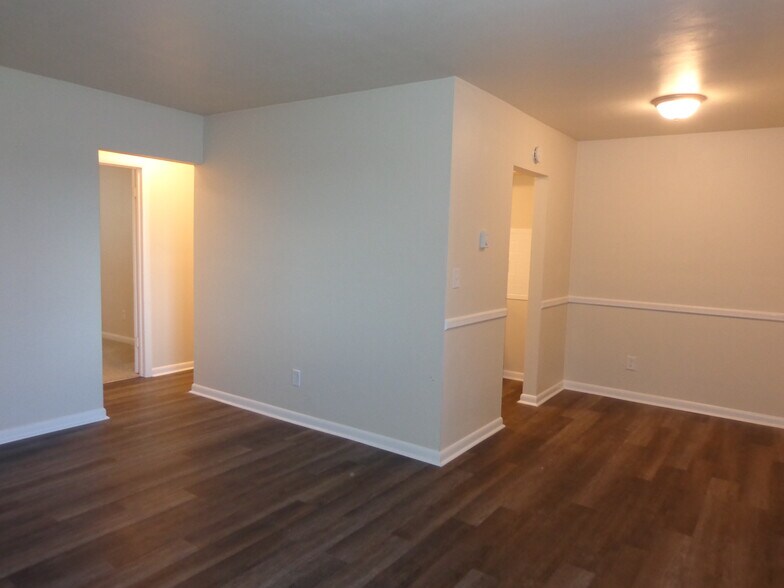More Photos Of 5537 Iowa Ave, Norfolk Apartments For Sale