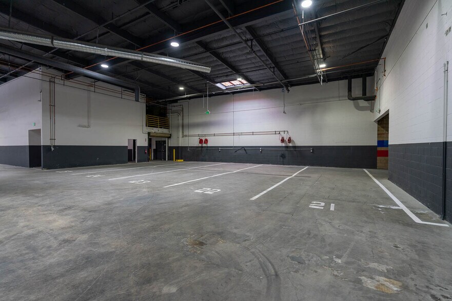 More Photos Of 31970 Castaic Rd, Castaic Freestanding For Sale