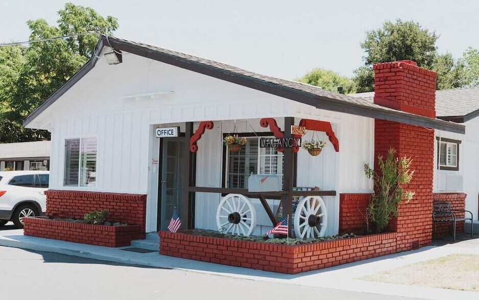 More Photos Of 3548 Spring St, Paso Robles Hotel For Sale
