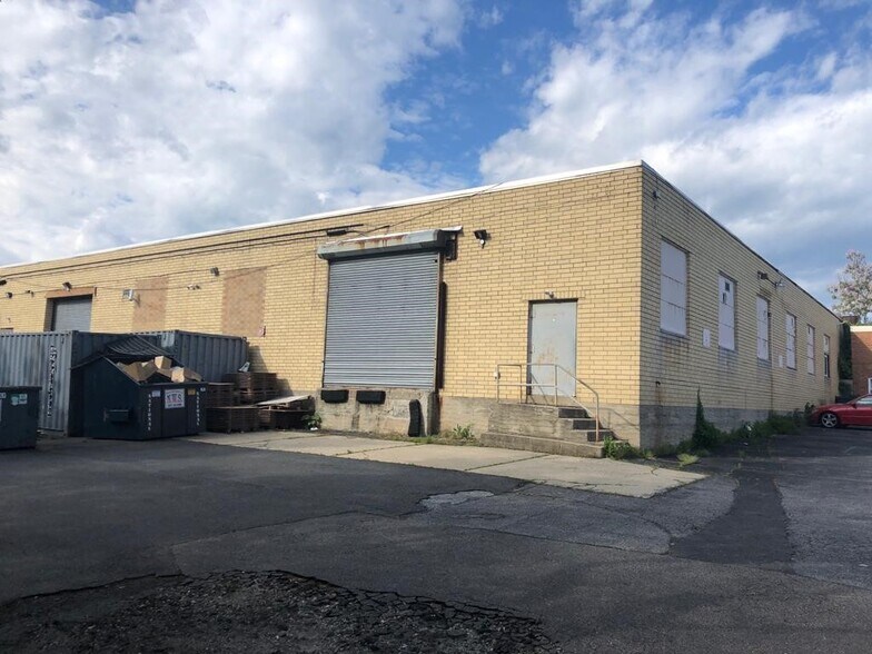 More Photos Of 206 Terminal Dr, Plainview Research And Development For Sale