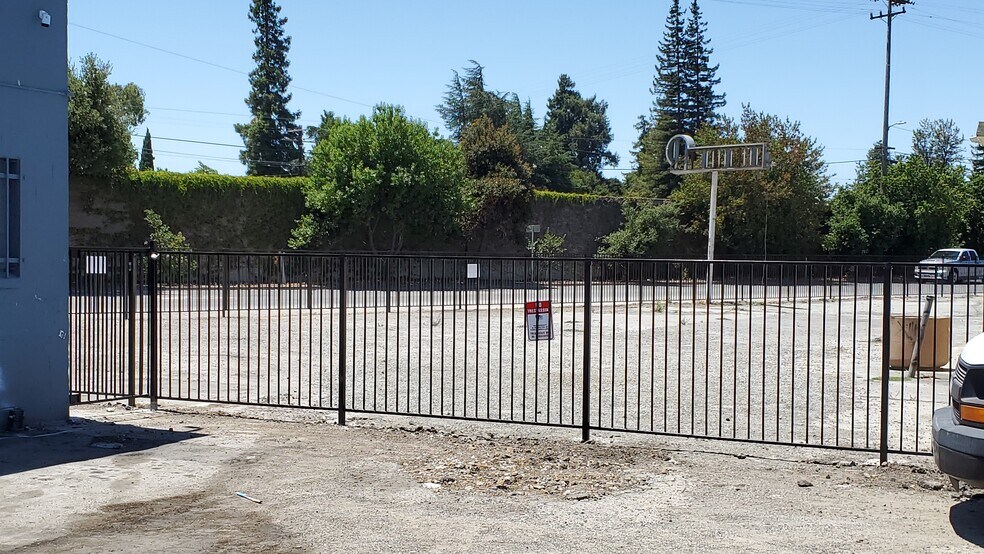 More Photos Of 1475 E Bayshore Rd, East Palo Alto Land For Lease