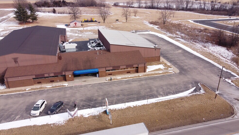 More Photos Of 1350 S Briggs St, Joliet Health Club For Sale