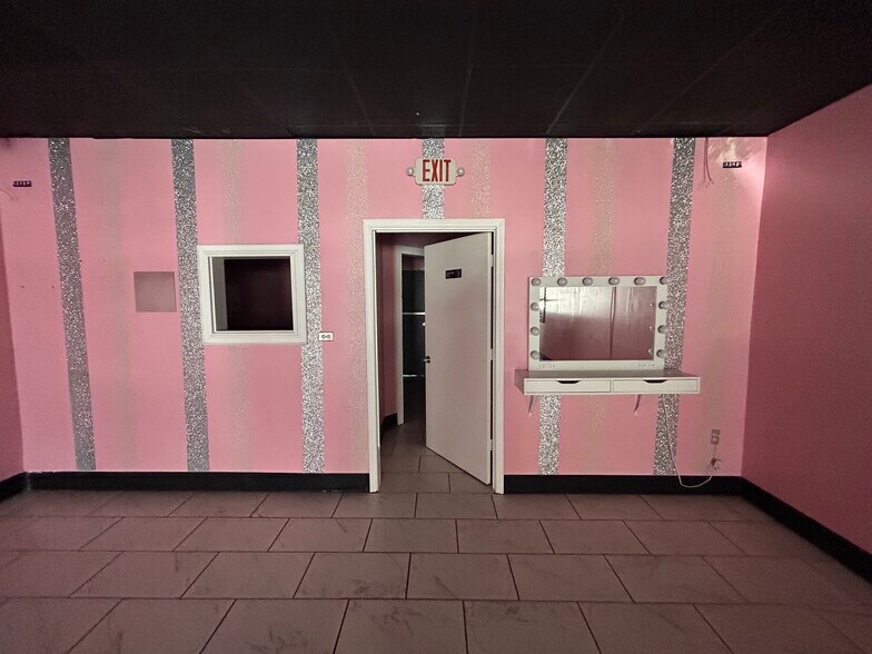 More Photos Of 1816-1820 Austin Dr, Decatur Freestanding For Lease