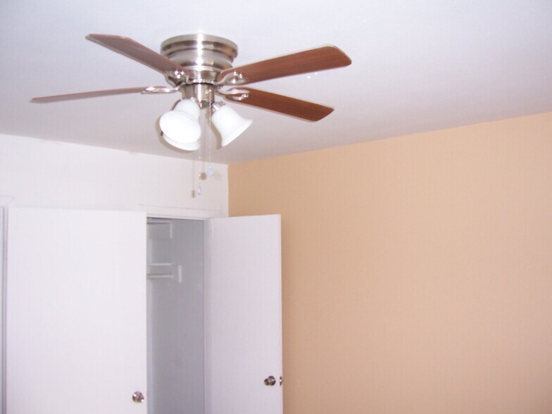 More Photos Of 26 Farrell St, Houston Apartments For Sale