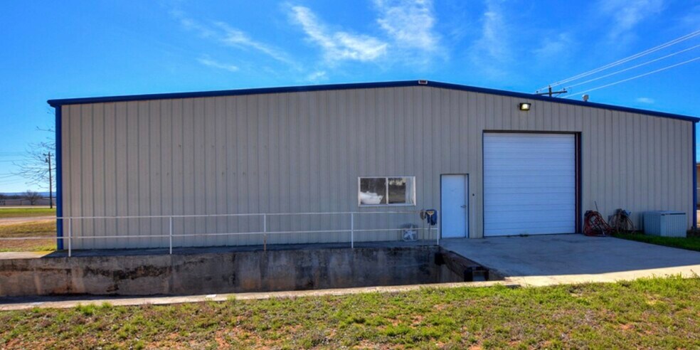 More Photos Of 632 Fm 2093, Fredericksburg Warehouse For Lease