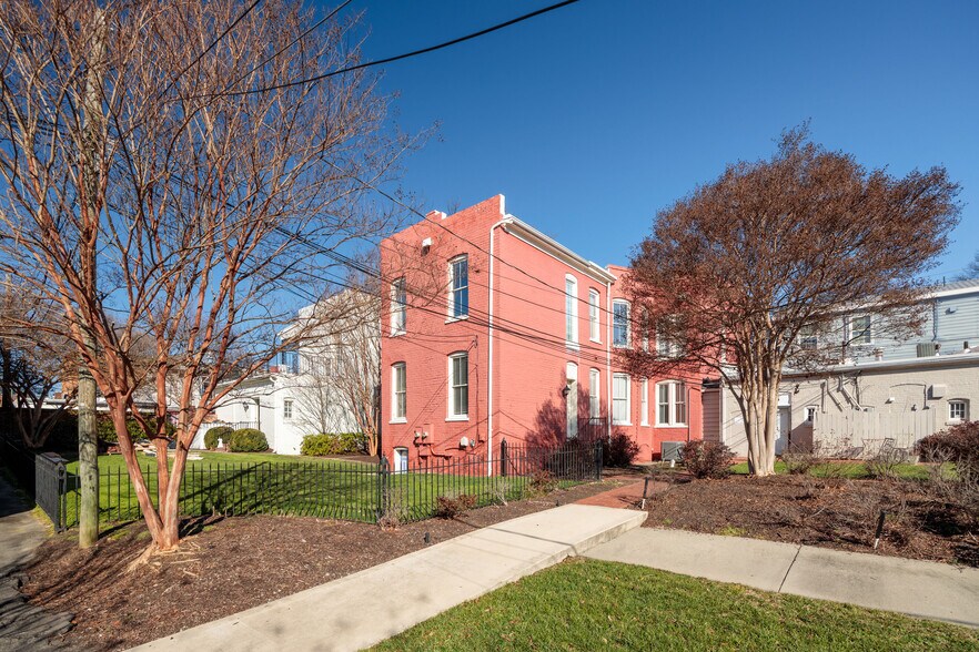 More Photos Of 1431 W Main St, Richmond Office For Lease