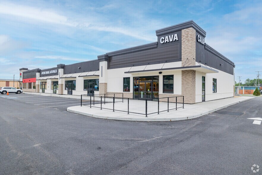 More Photos Of 350 Amherst St, Nashua General Retail For Sale